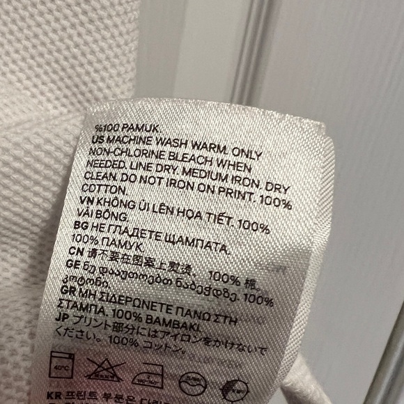 2 for $10 | H&M ‘LEFT UNREAD’ White Short Sleeve Shirt Crew Neck Women’s Medium - Picture 8 of 10